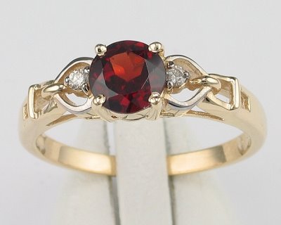 9ct Gold Ring set with a Garnet & Diamonds.     M91641 SOLD 1