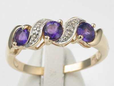 Amethyst & Diamond 9ct Ring   M91098 SOLD 1